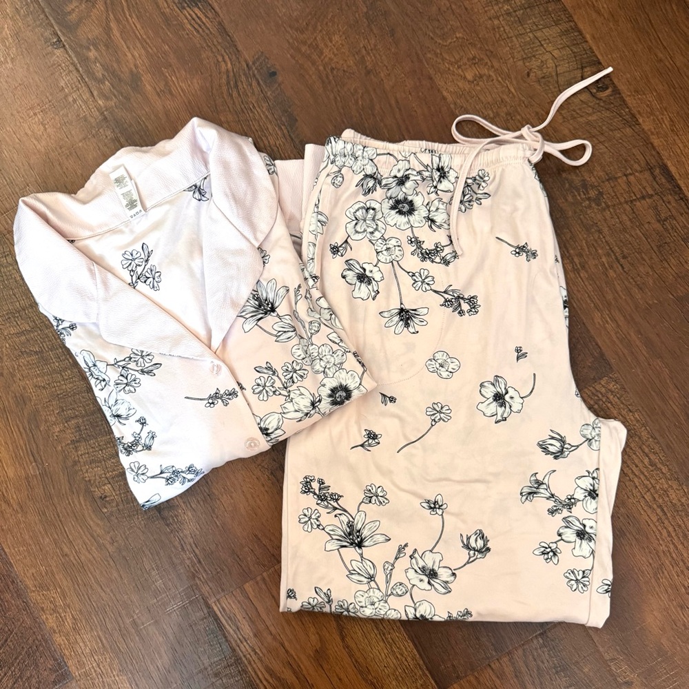 FLORA NIKROOZ 2 piece pajama lounge set, size XL - Picture 3 of 11